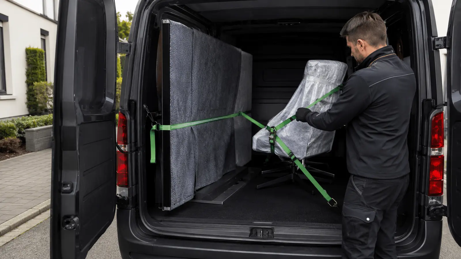Sorgfältig gesicherte Einzelstücke bei einem Klein- und Spezialtransport